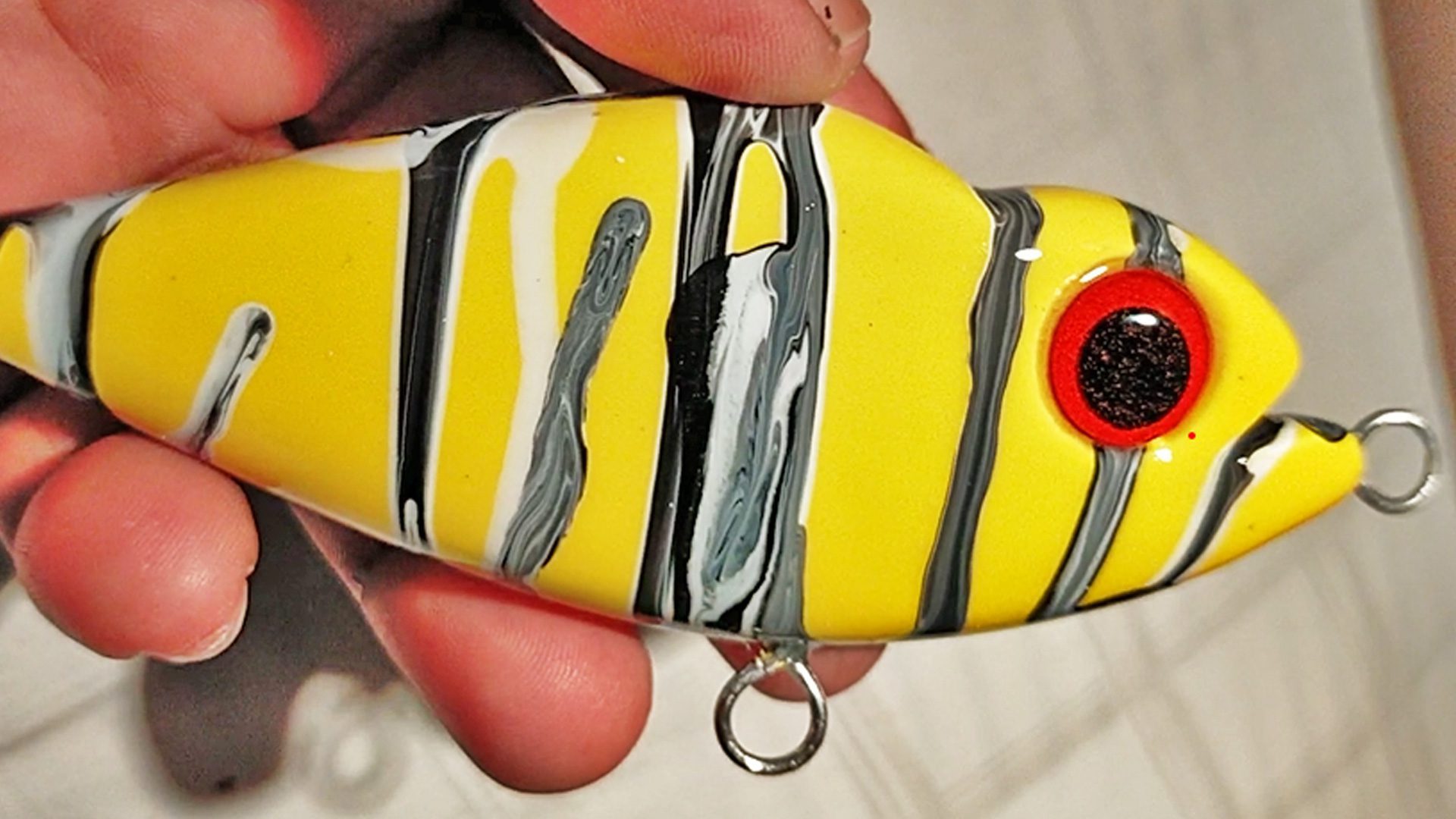 yellow-stripped-stickbait